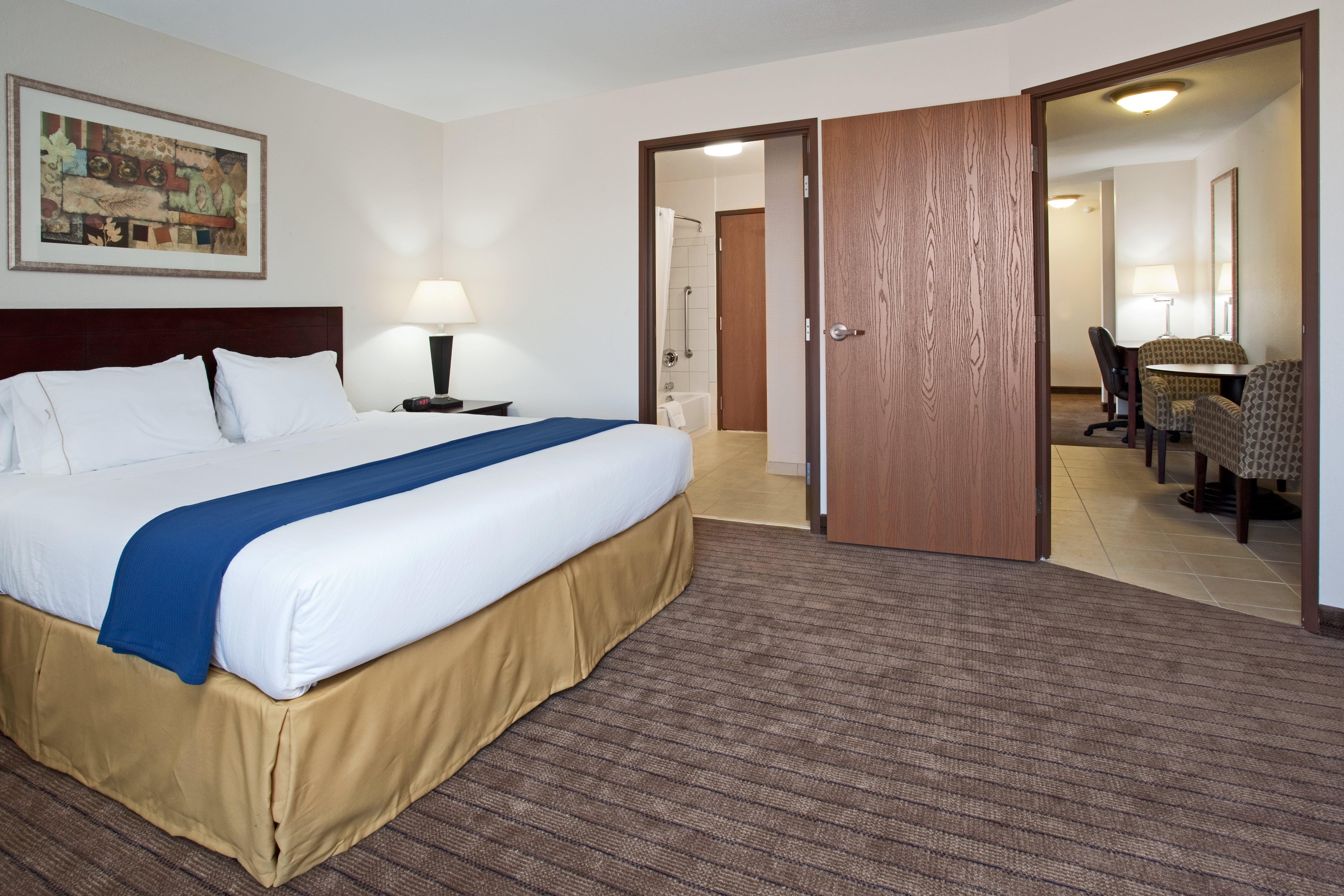 Holiday Inn Express & Suites Buffalo, An Ihg Hotel Zimmer foto