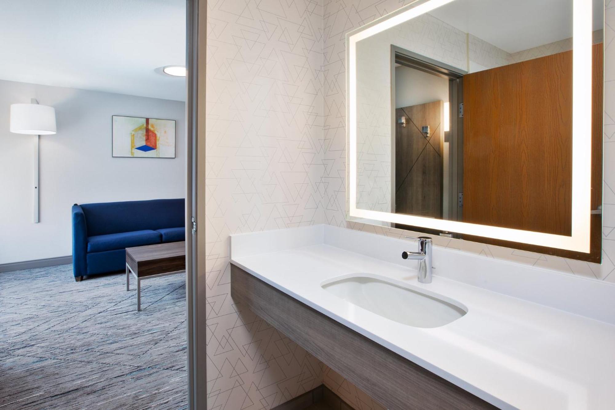 Holiday Inn Express & Suites Buffalo, An Ihg Hotel Exterior foto